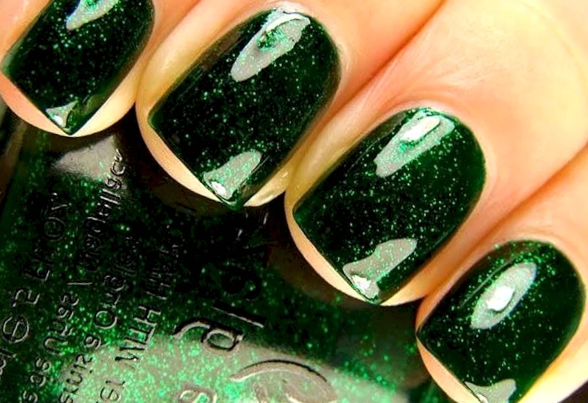 Изумрудный маникюр Слизерин