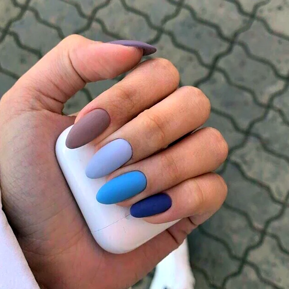 Маникюр разные руки