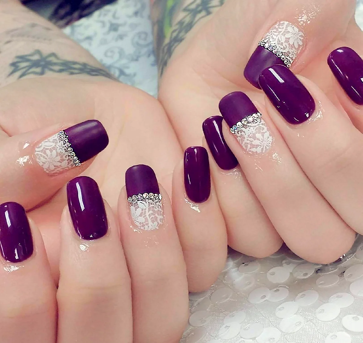 Наращивание ногтей фиолетовый