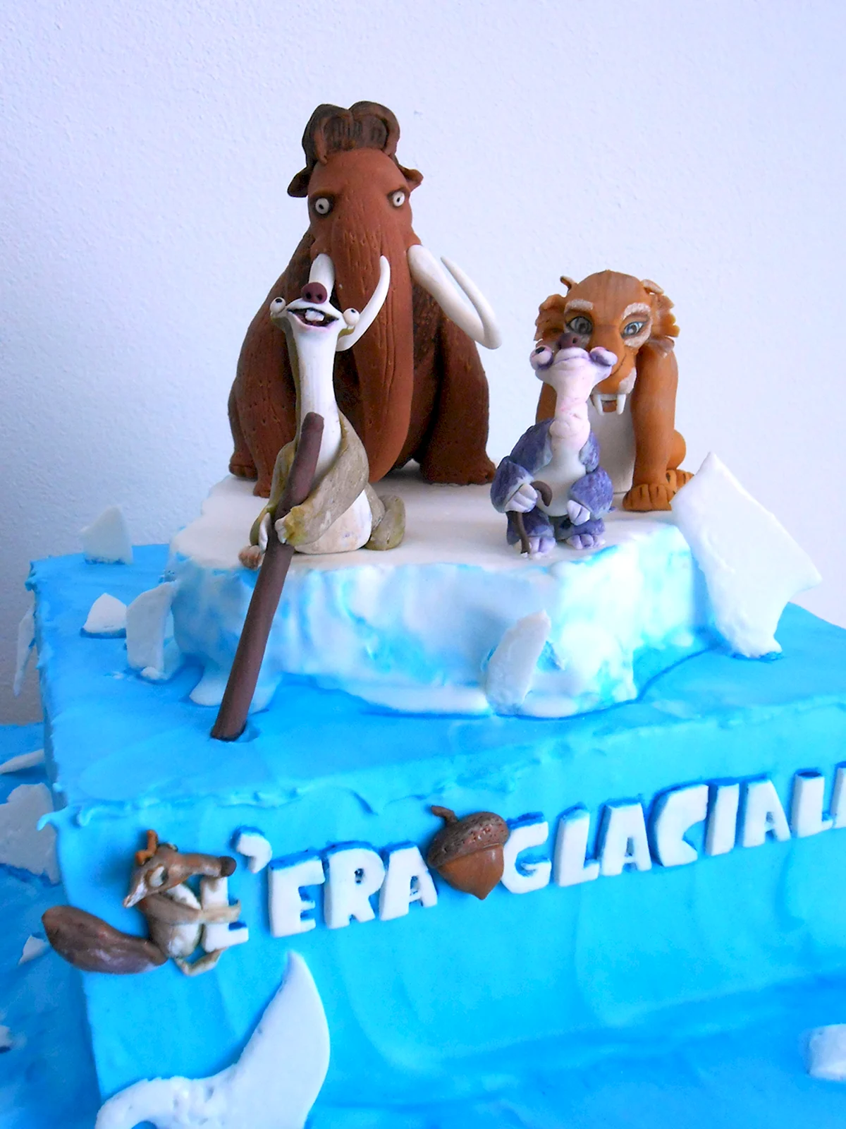 Торт с мамой оленихой