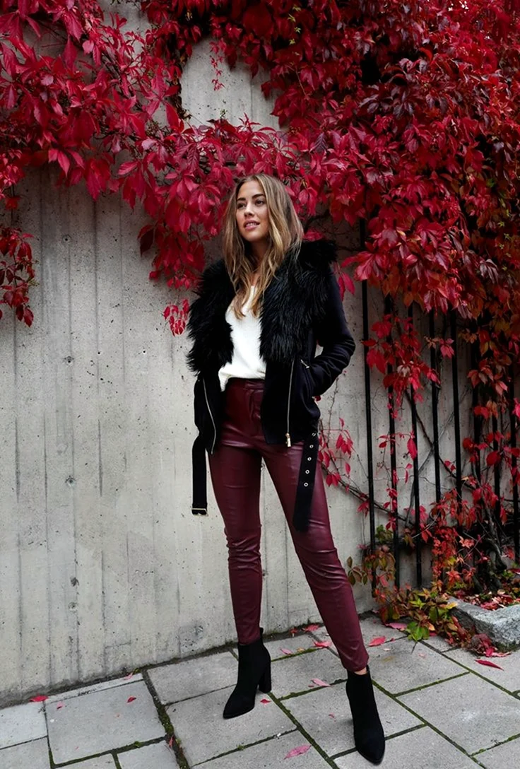Образы с бордовыми кожаными брюками