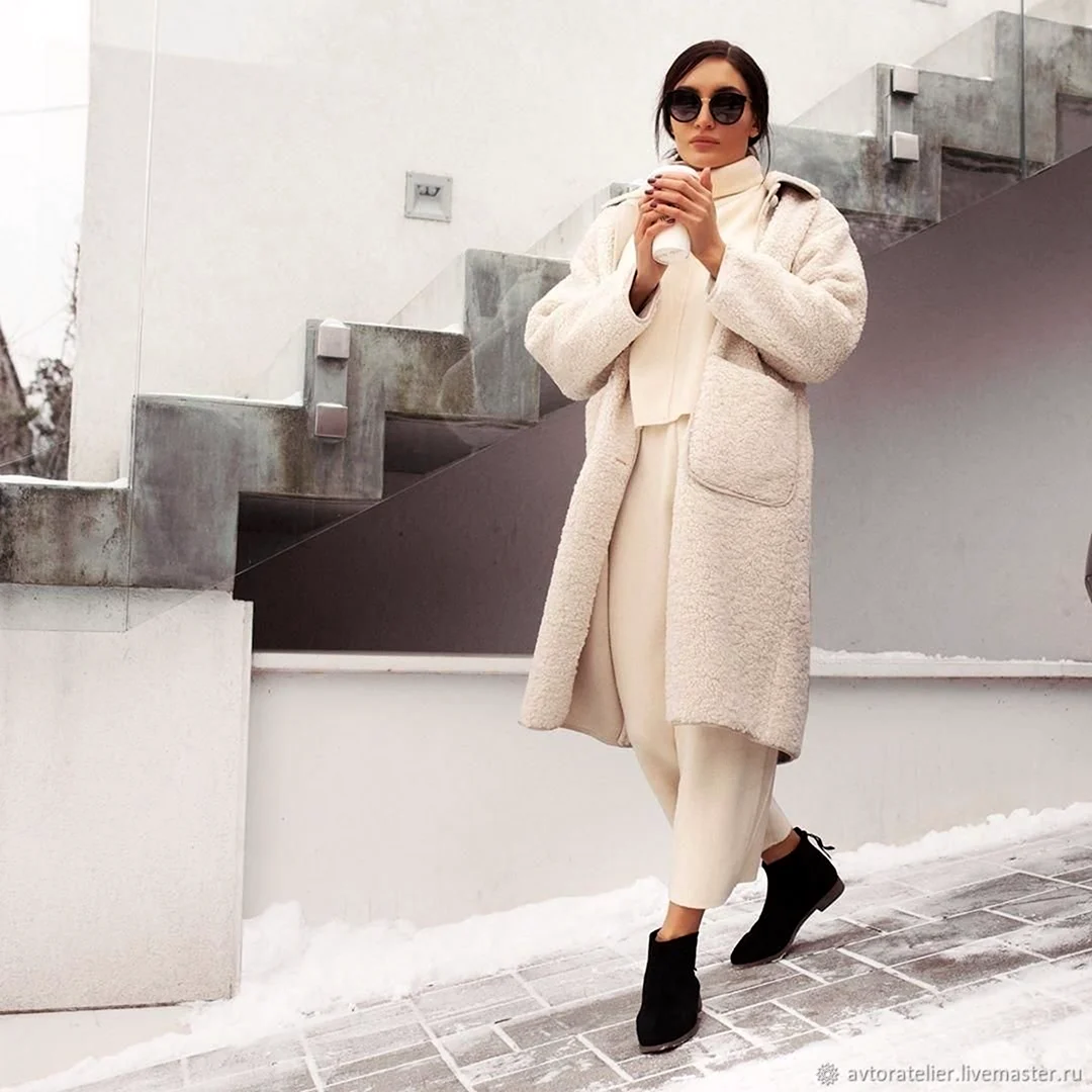 Вязаное пальто оверсайз Мария Плеханова