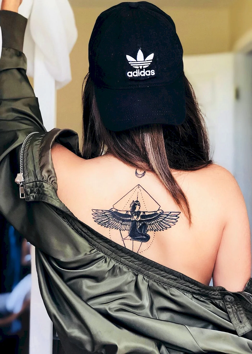 Богиня Исида тату