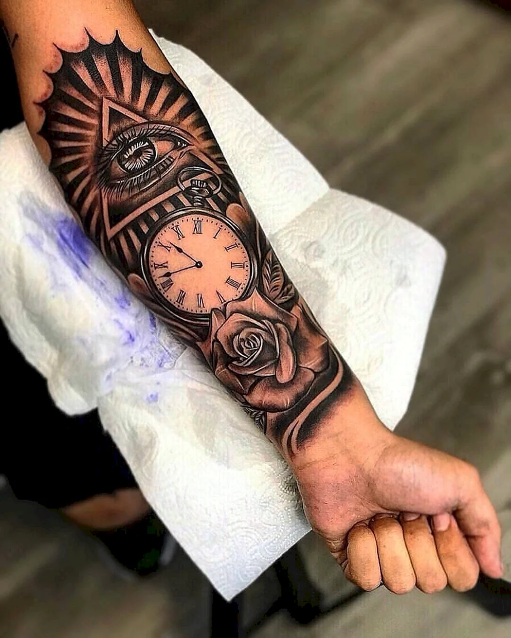 Тату на предплечье