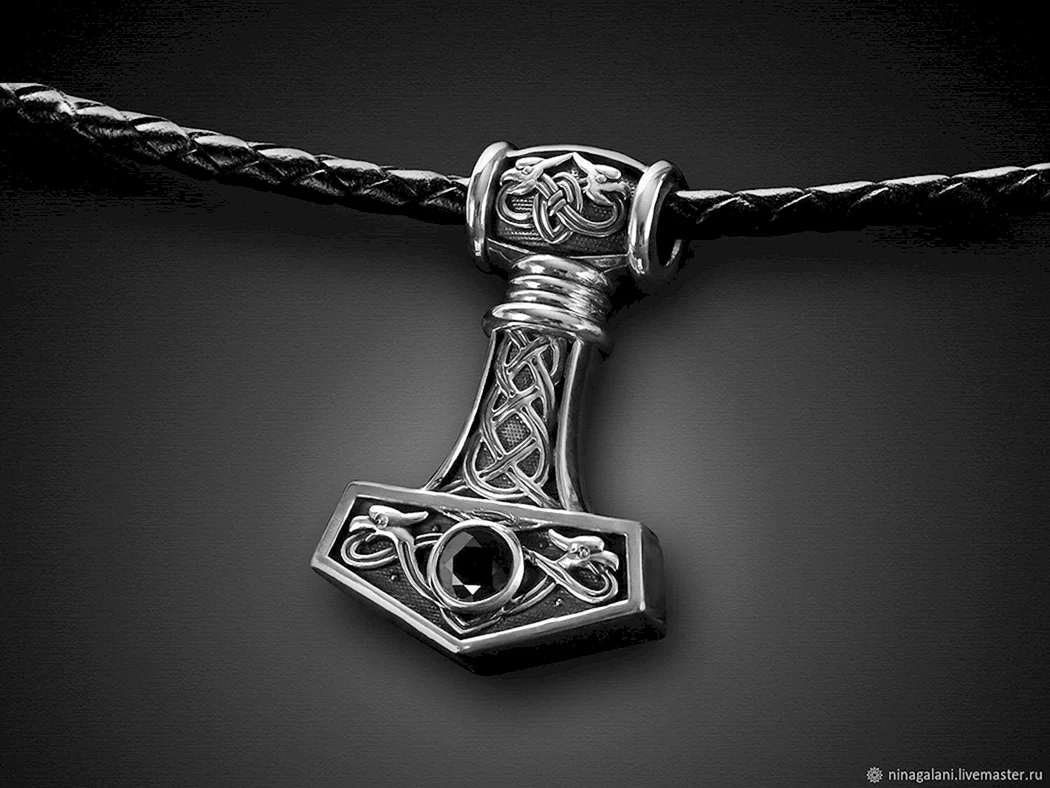 Амулет Мьельнир молот тора