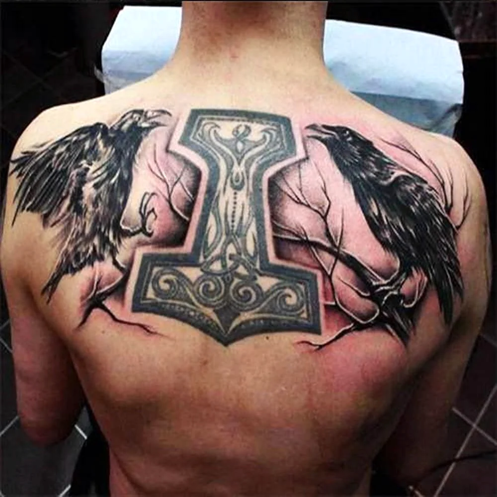 Хугин и Мунин с молотом тора