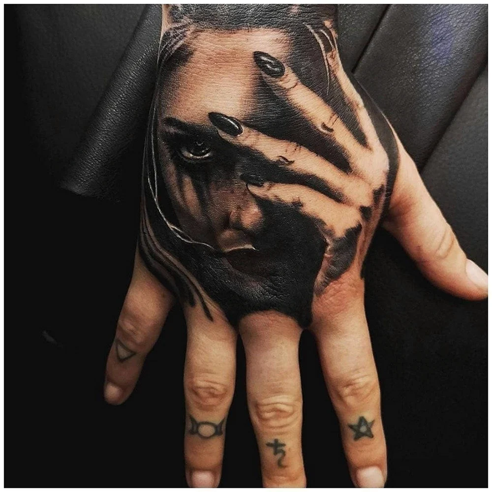 Крутые тату на кисть