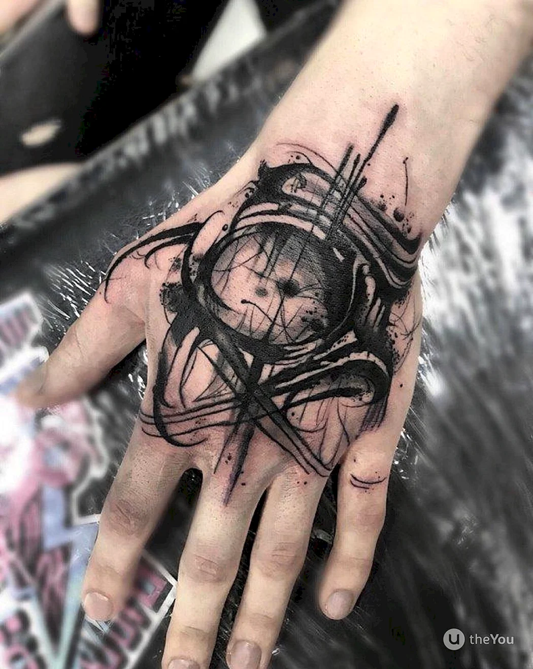 Тату на кисти