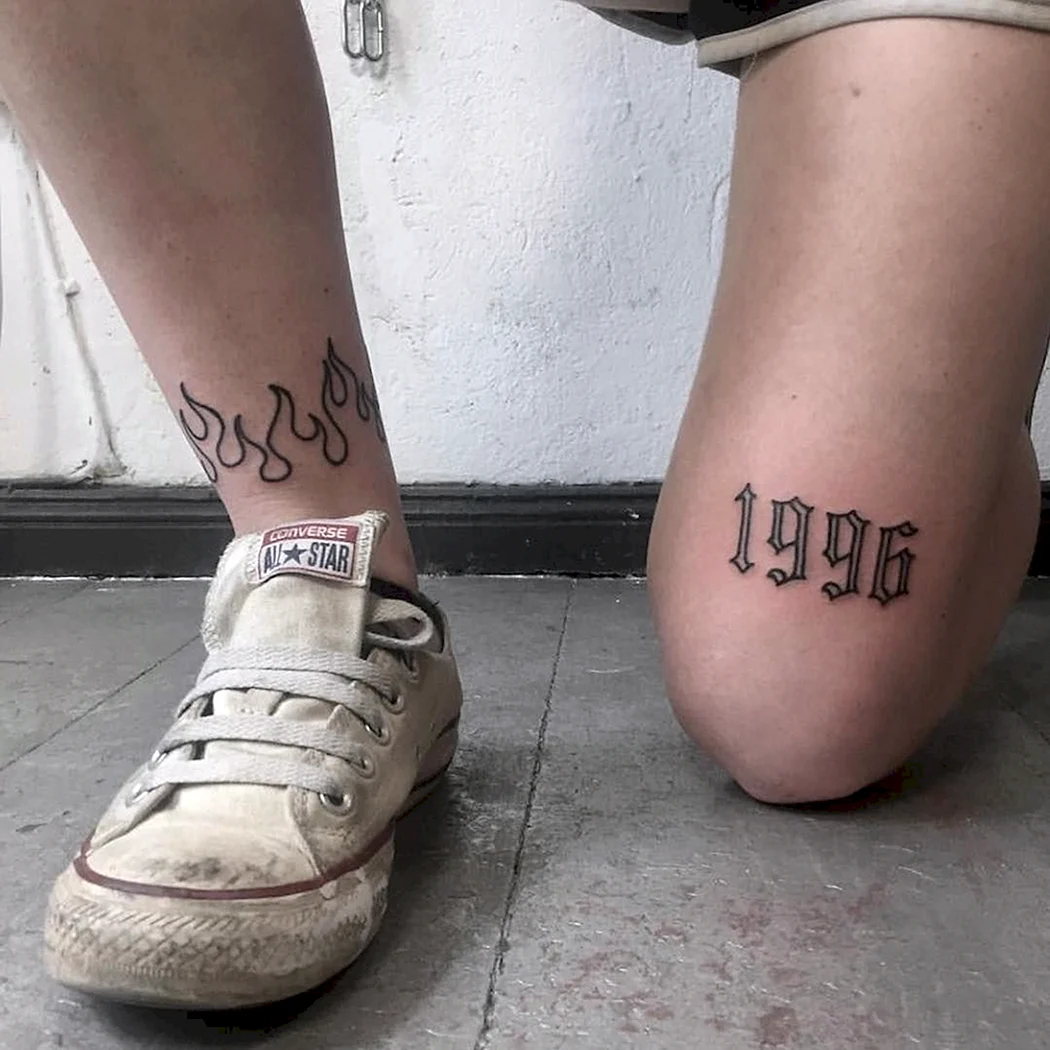 Тату цифры на ноге