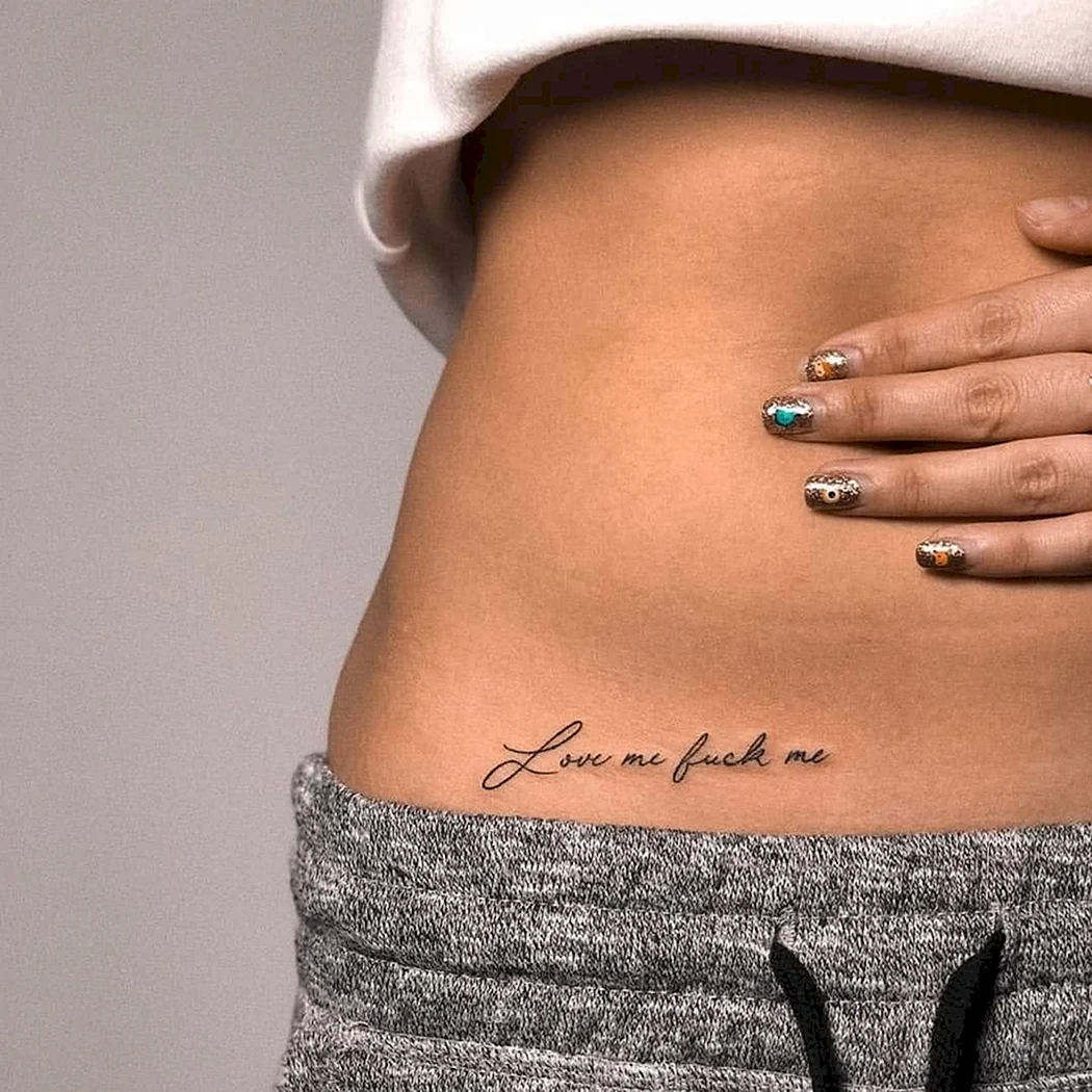 Тату внизу живота