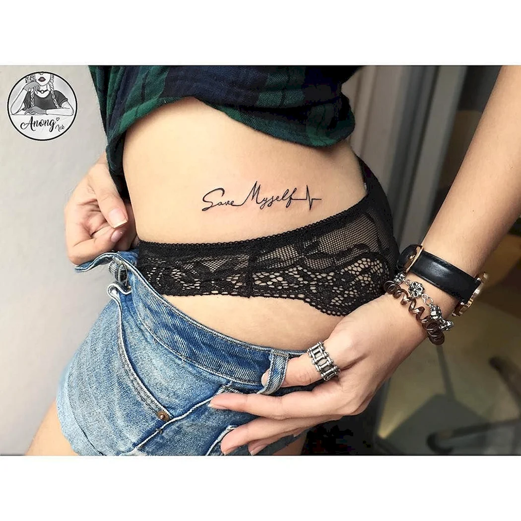 Тату на бедре для девушек надписи