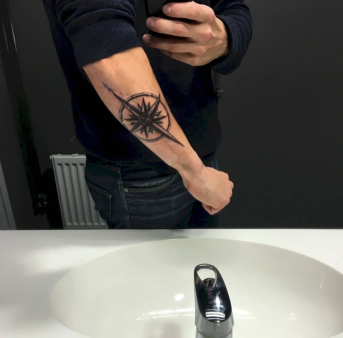 Тату на руке для мужчин небольшие