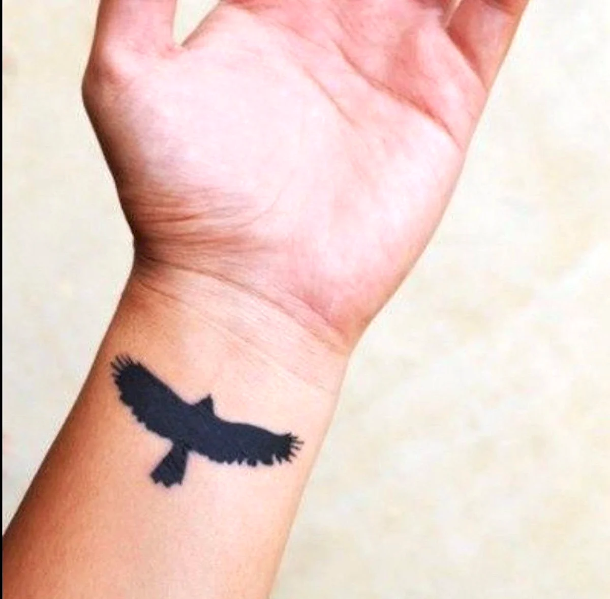 Тату на запястье