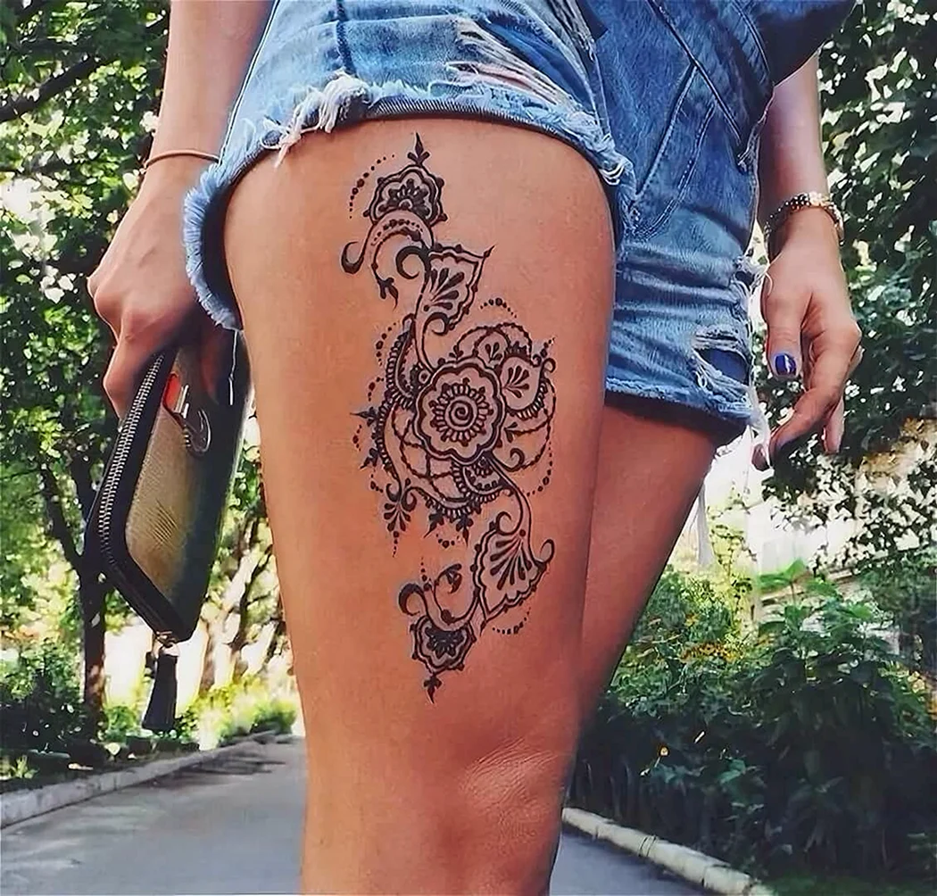 Тату на ноге для девушек на ляшке