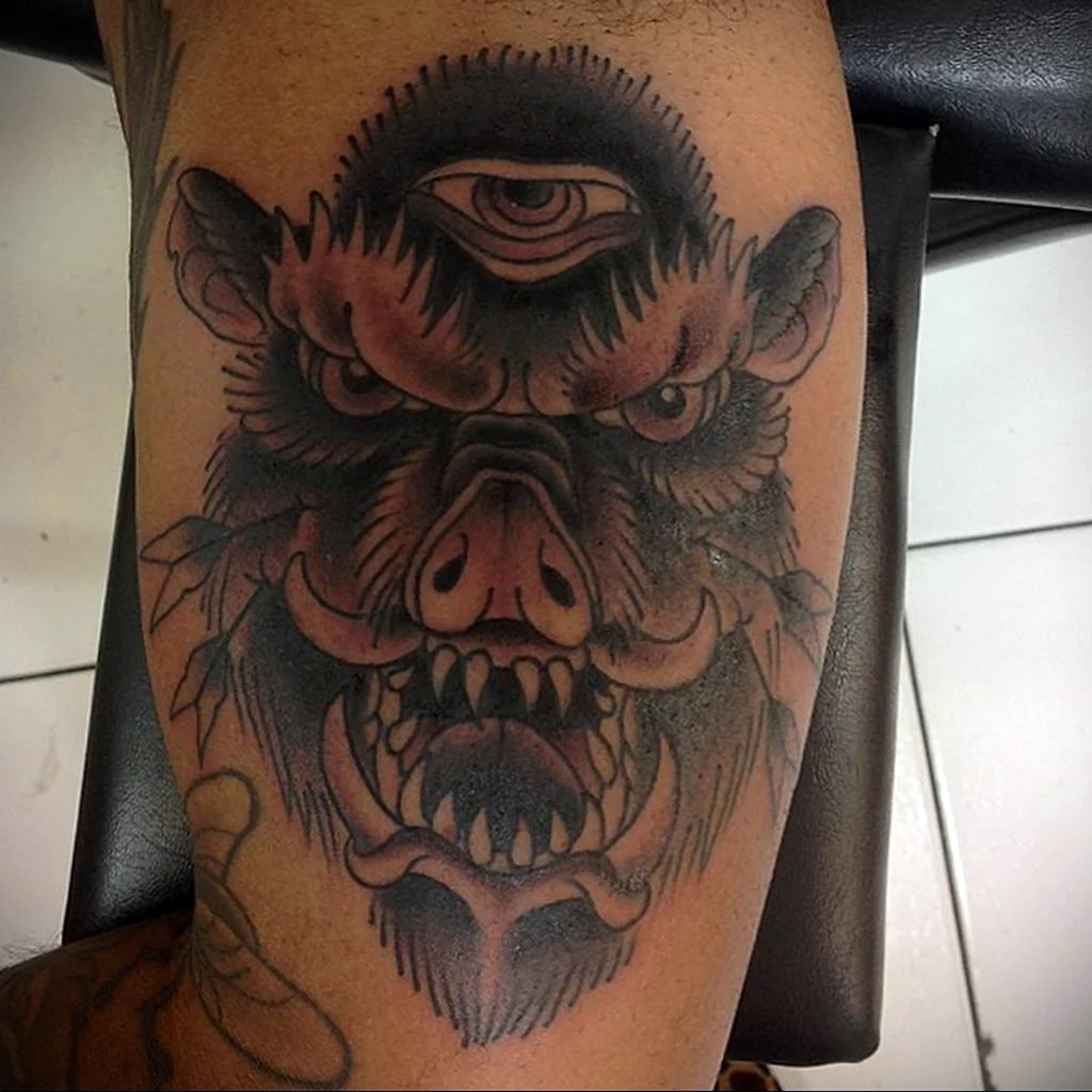 Секач кабан тату