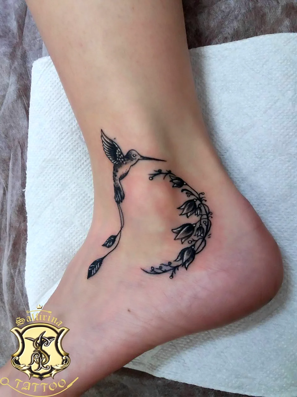 Тату птицы на щиколотке