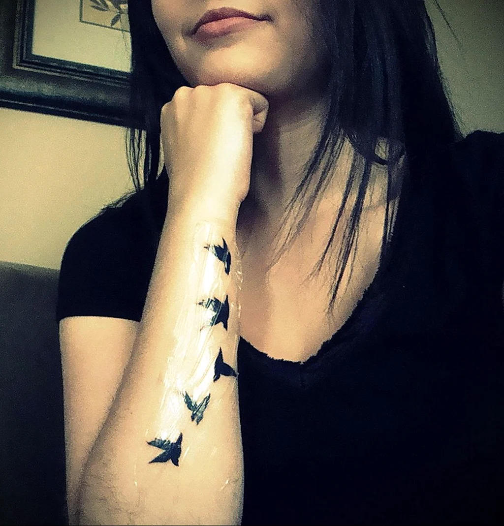 Тату птички на руке