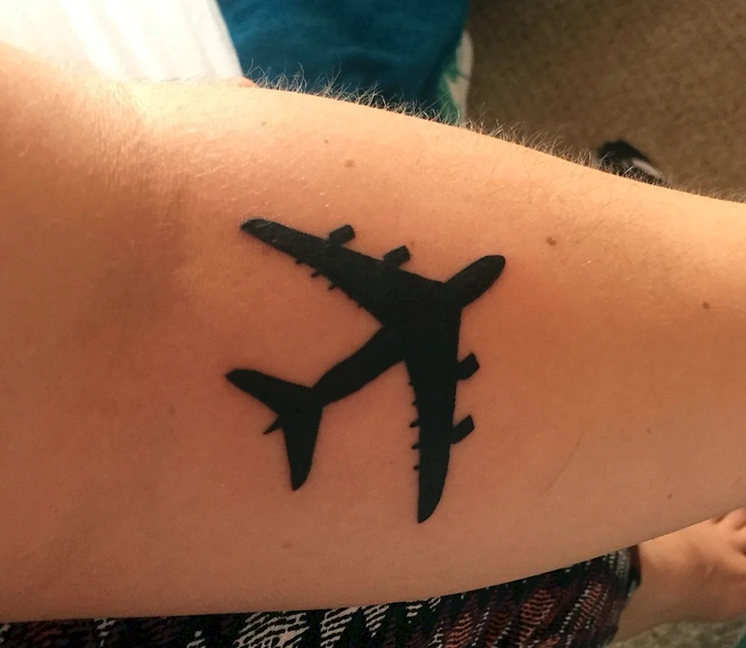 Тату самолет
