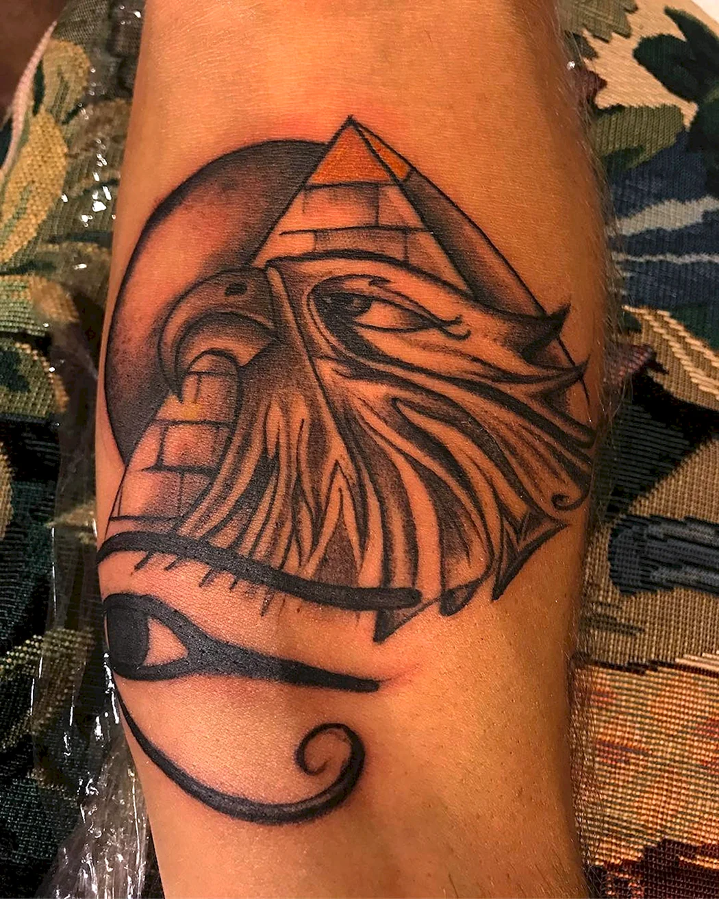 Египетский глаз Бога гора тату