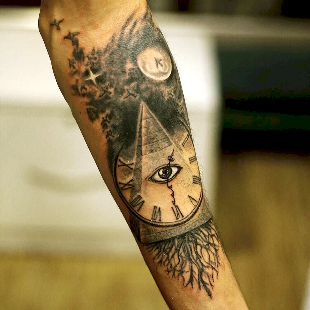 Тату пирамида