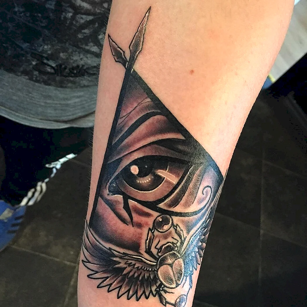 Тату в египетском стиле