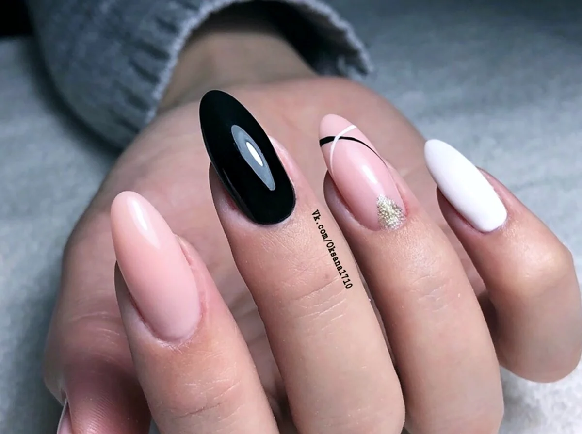 Маникюр на овальные ногти 2022