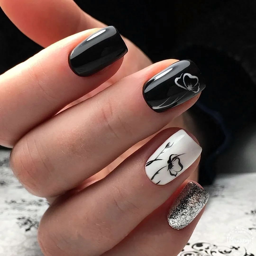 Чёрный с белым маникюр на квадратные ногти