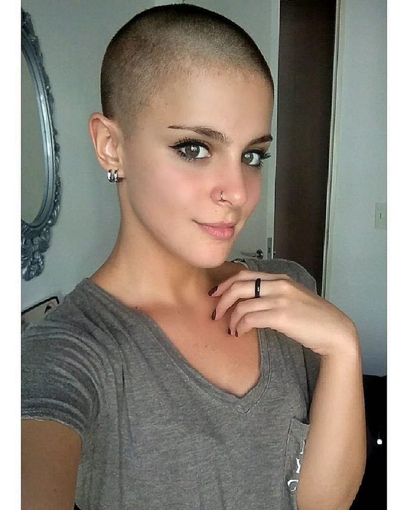 Нина ВЫДРИЦ лысая