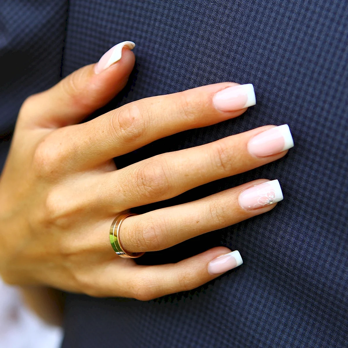 Ногти квадрат