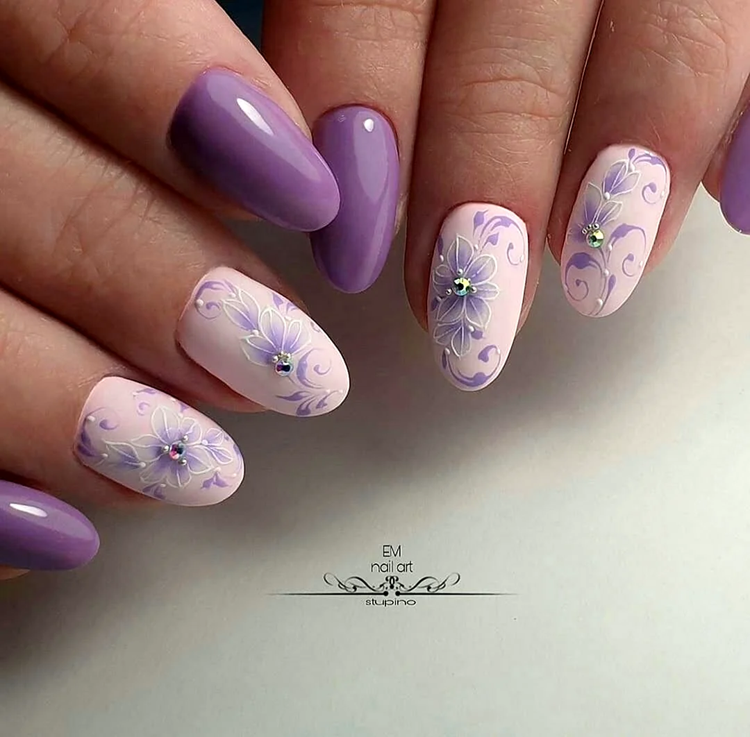 Нежный весенний маникюр