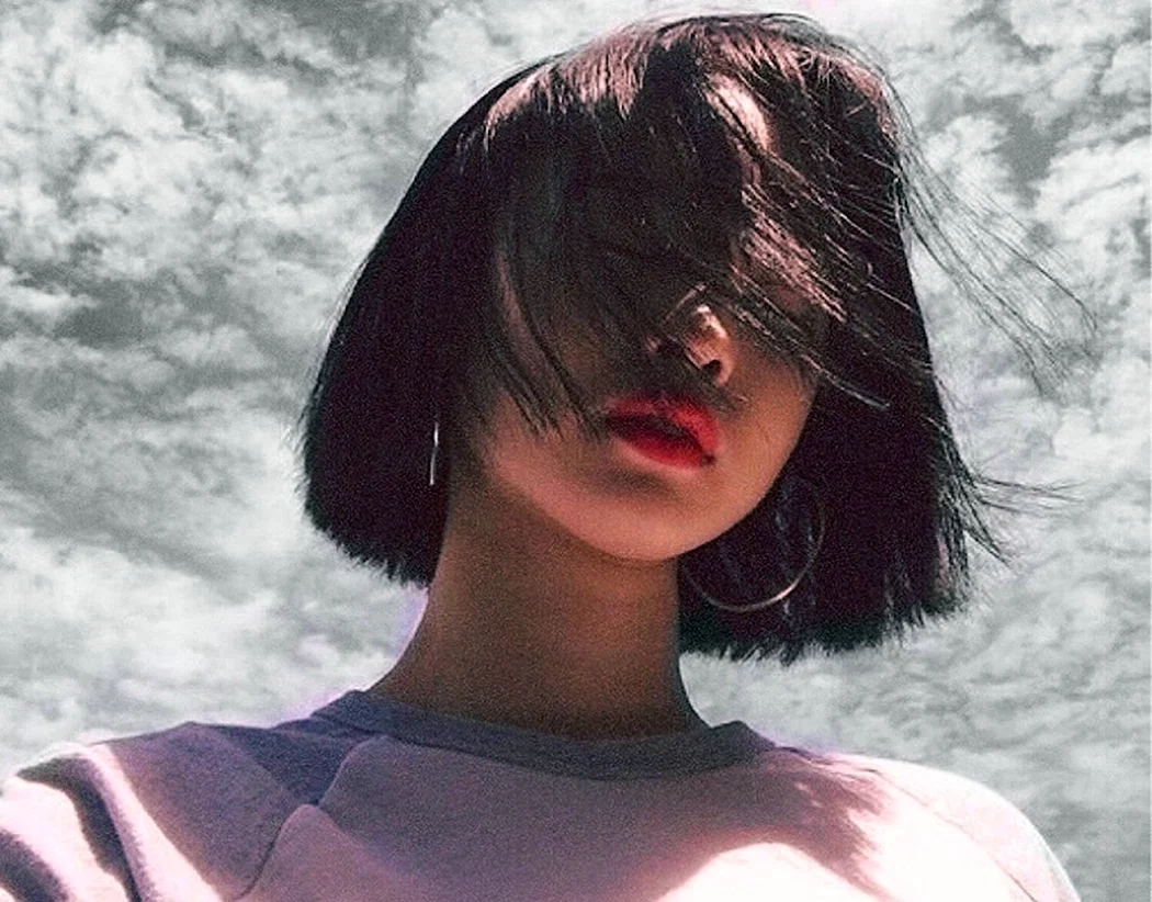 Девушка с каре