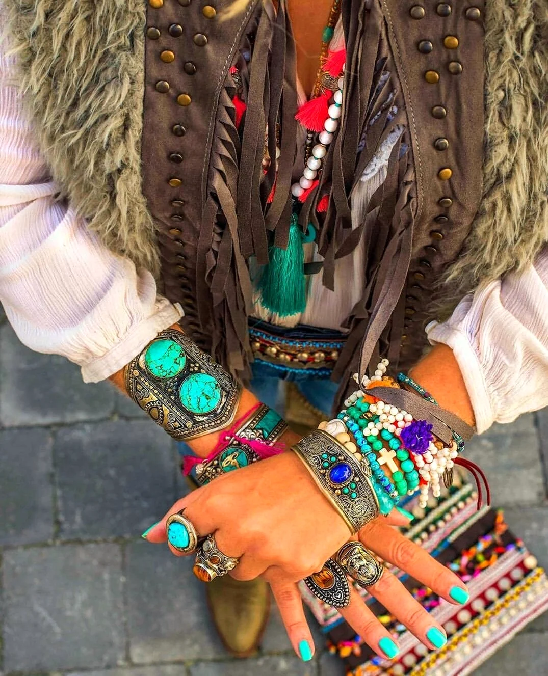 Бусы хиппи 60е