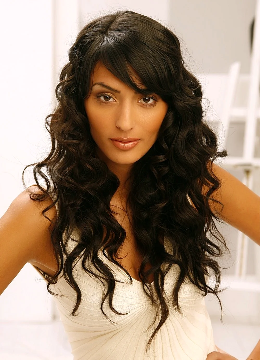 Локоны на длинные волосы с челкой