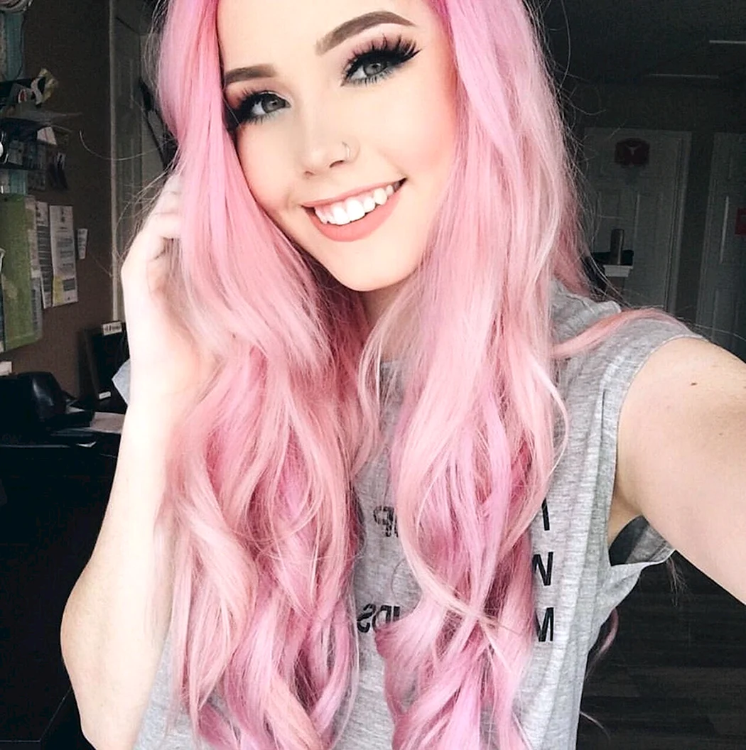 Hailie Barber Pastel Pink hair