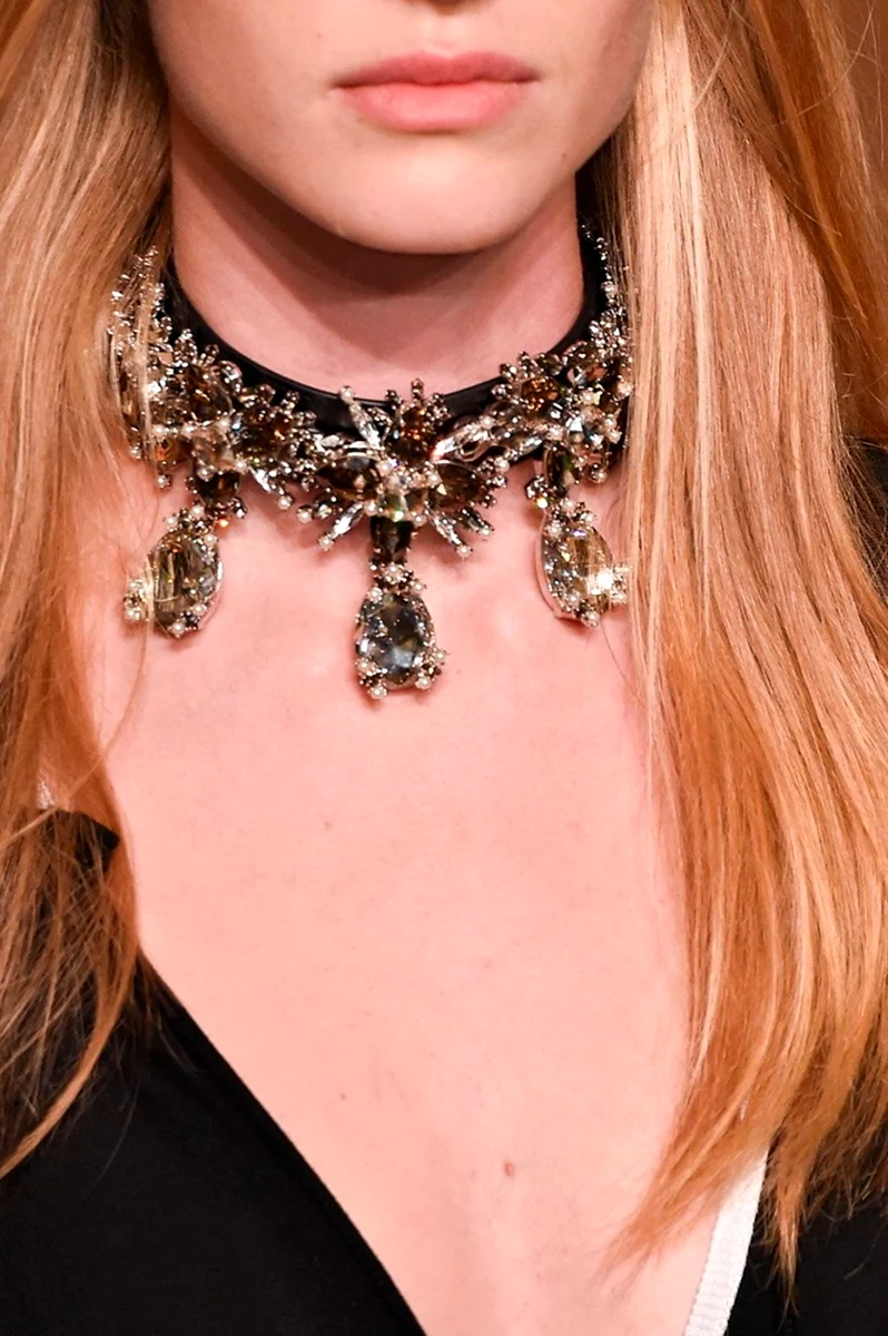 Чокер живанши