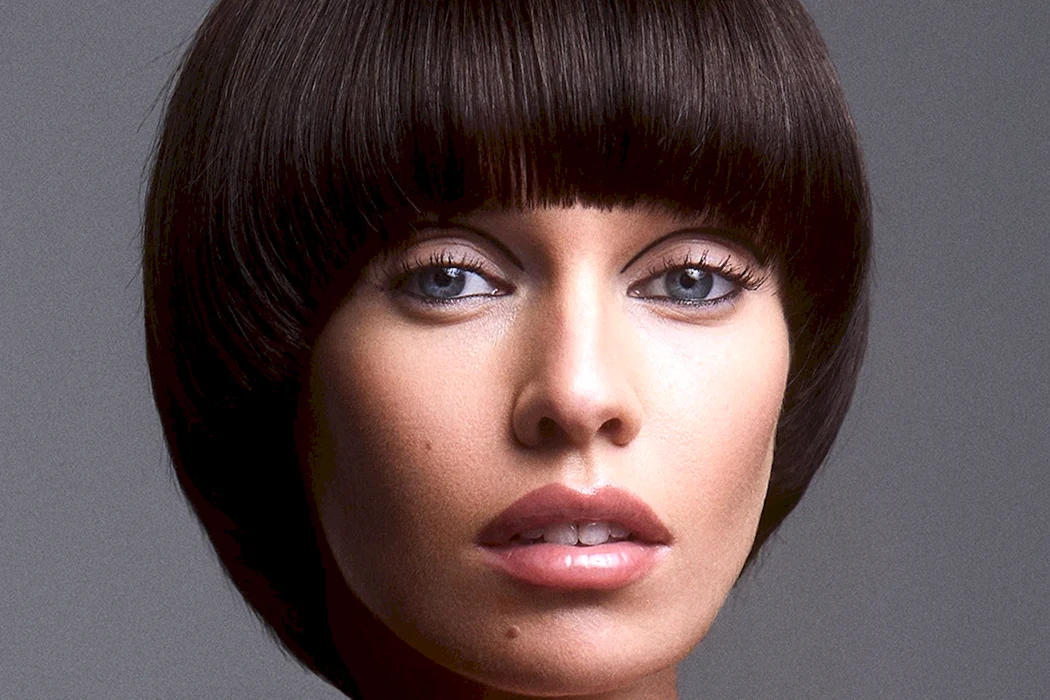 Стрижка Мирей Матье сессон