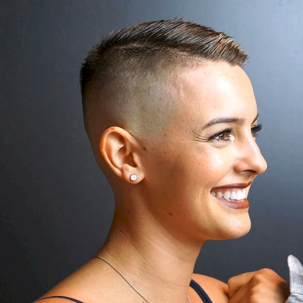 Нина ВЫДРИЦ лысая