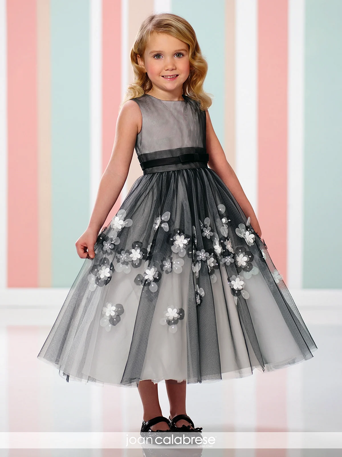 Стильное детское платье на выпускной