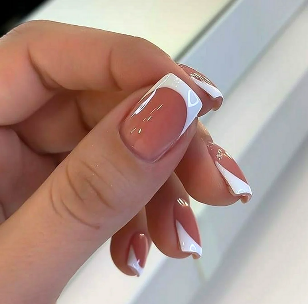 Французский маникюр на квадратные ногти