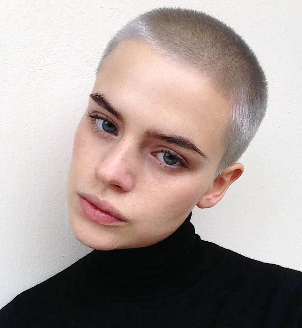 Стрижка под ноль женская