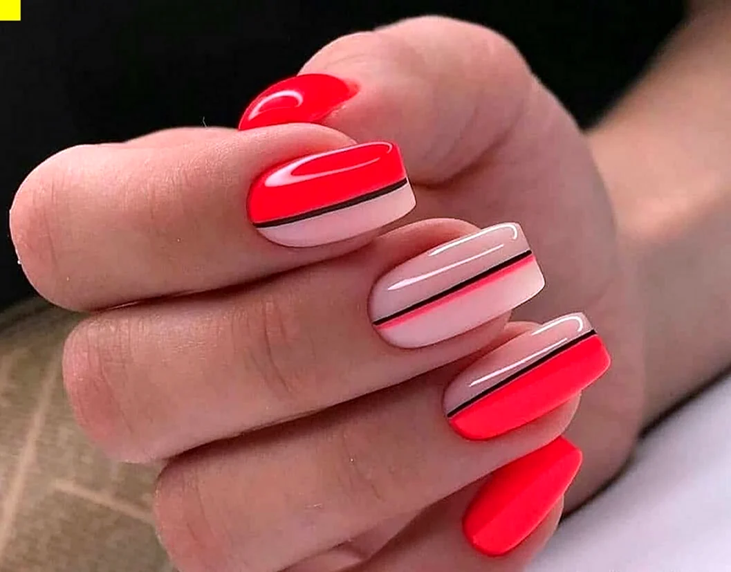 Красный маникюр с полочками