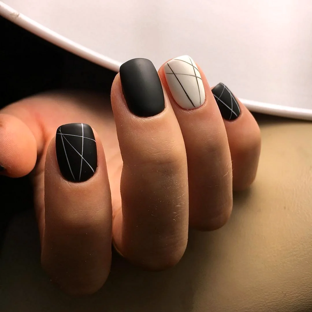 Матовый маникюр