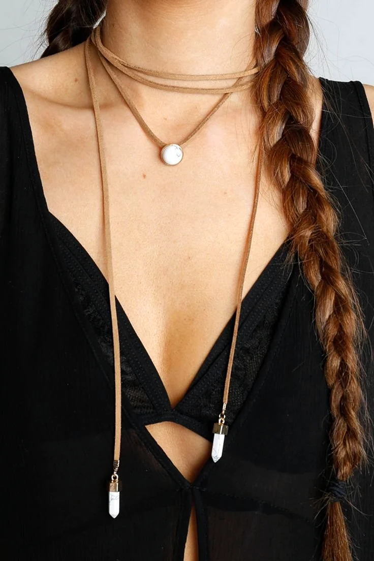 Длинное украшение на шею