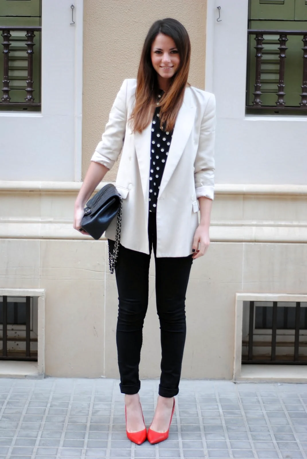 Образы с белым удлиненным жакетом