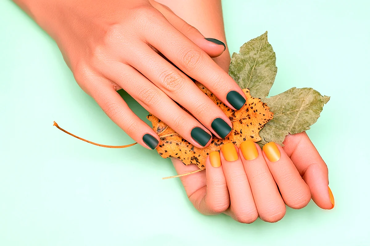 Вакансия преподаватель маникюра в Испании