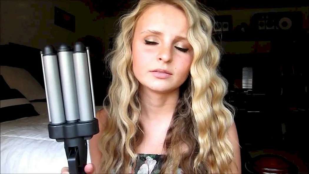Плойка Revlon three Barrel Waver