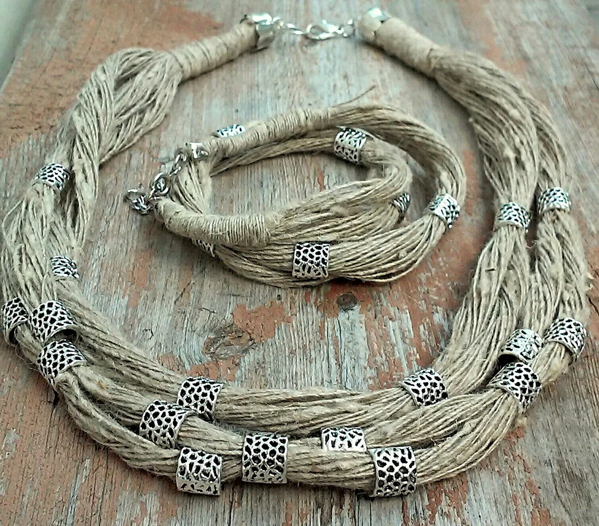 Украшения из льняных ниток