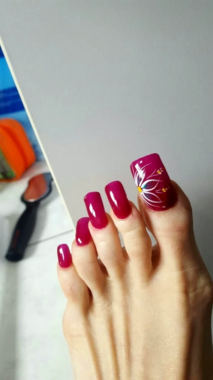 Окрашивание ногтей