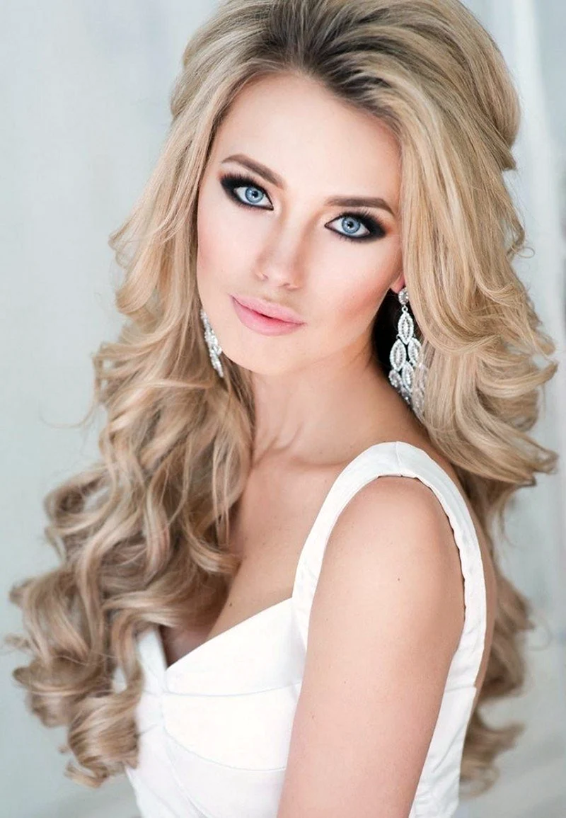 Прическа Локоны