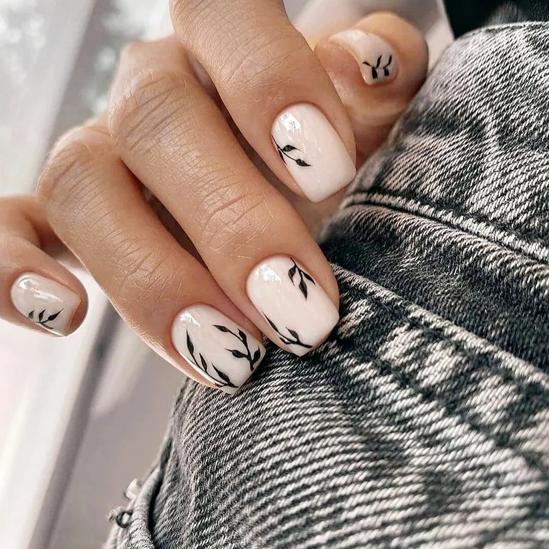 Маникюр осень 2021